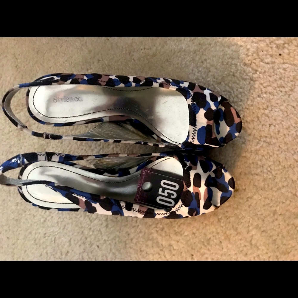 Style & Co.  dress pump